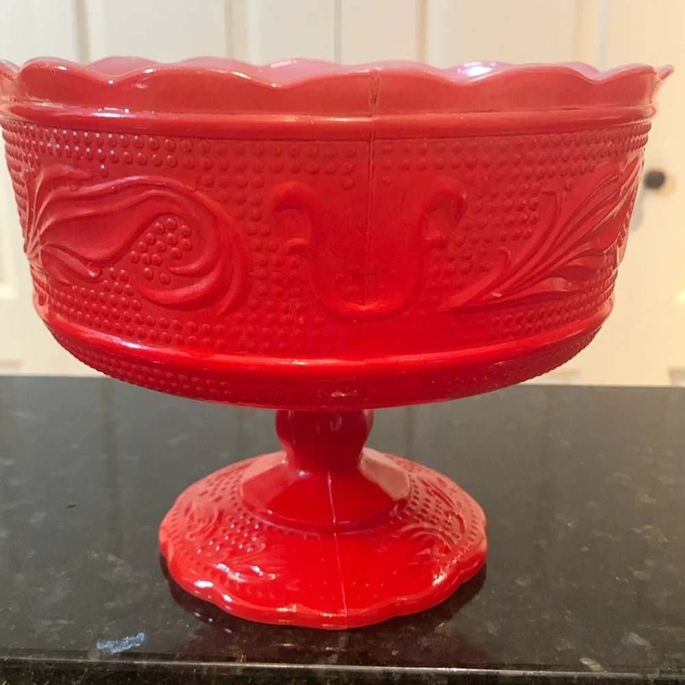vintage Red Milkglass Pedestal Compote Excellent Condition. - Picture 1 of 4